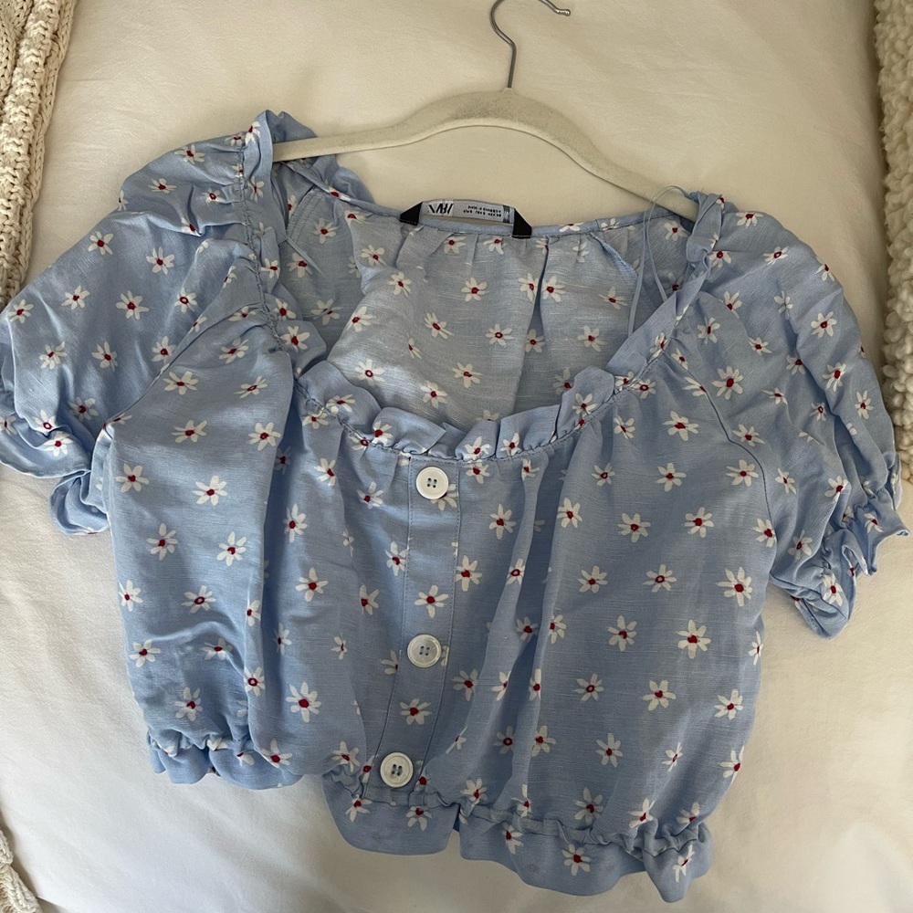 Zara light blue top with buttons and flowers